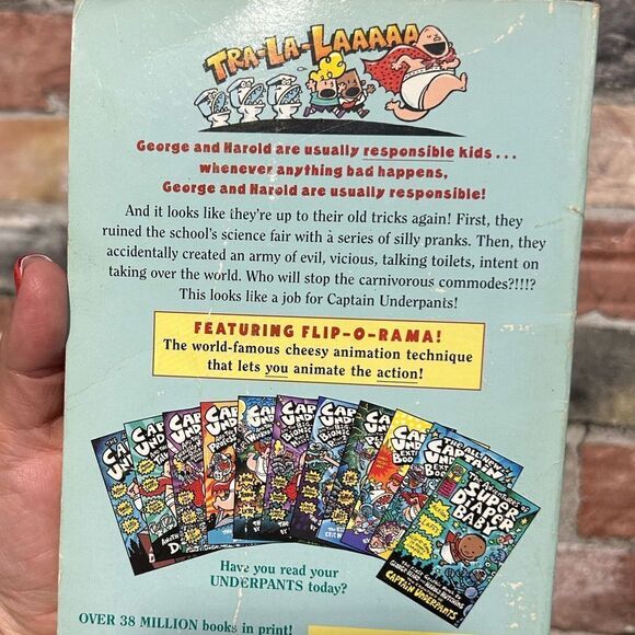 5 for $25🔥Captain Underpants and the ATTACK of the Talking Toilets - Picture 3 of 4